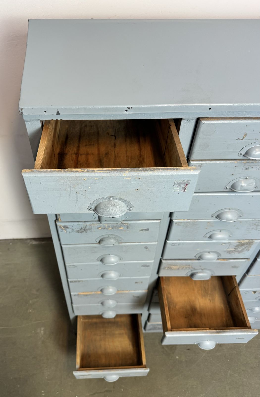 photo vinterior Grey Industrial Chest Of Drawers, 1960s, 2x