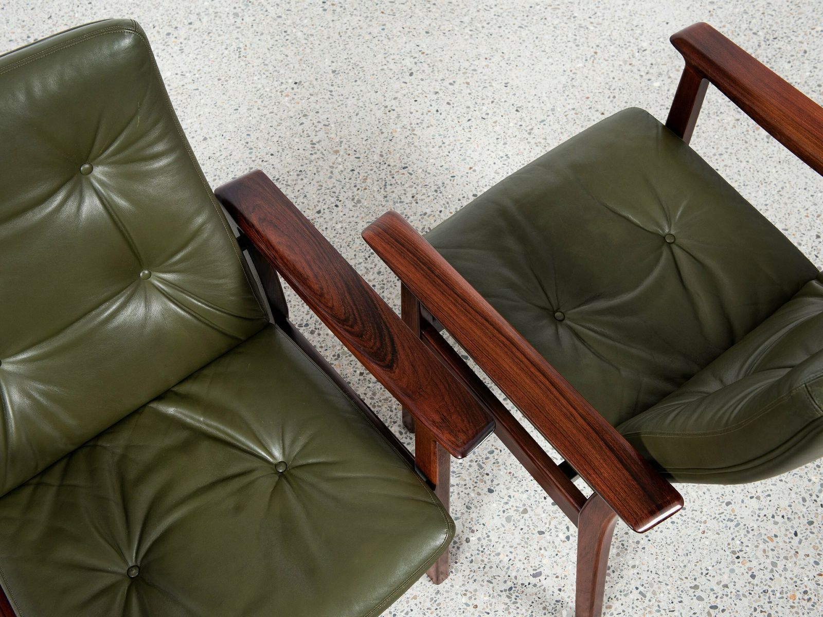 Midcentury Danish Set Of 6 Chairs With Armrests In Rosewood And Leather By Arne Vodder For Sibast photo furniture