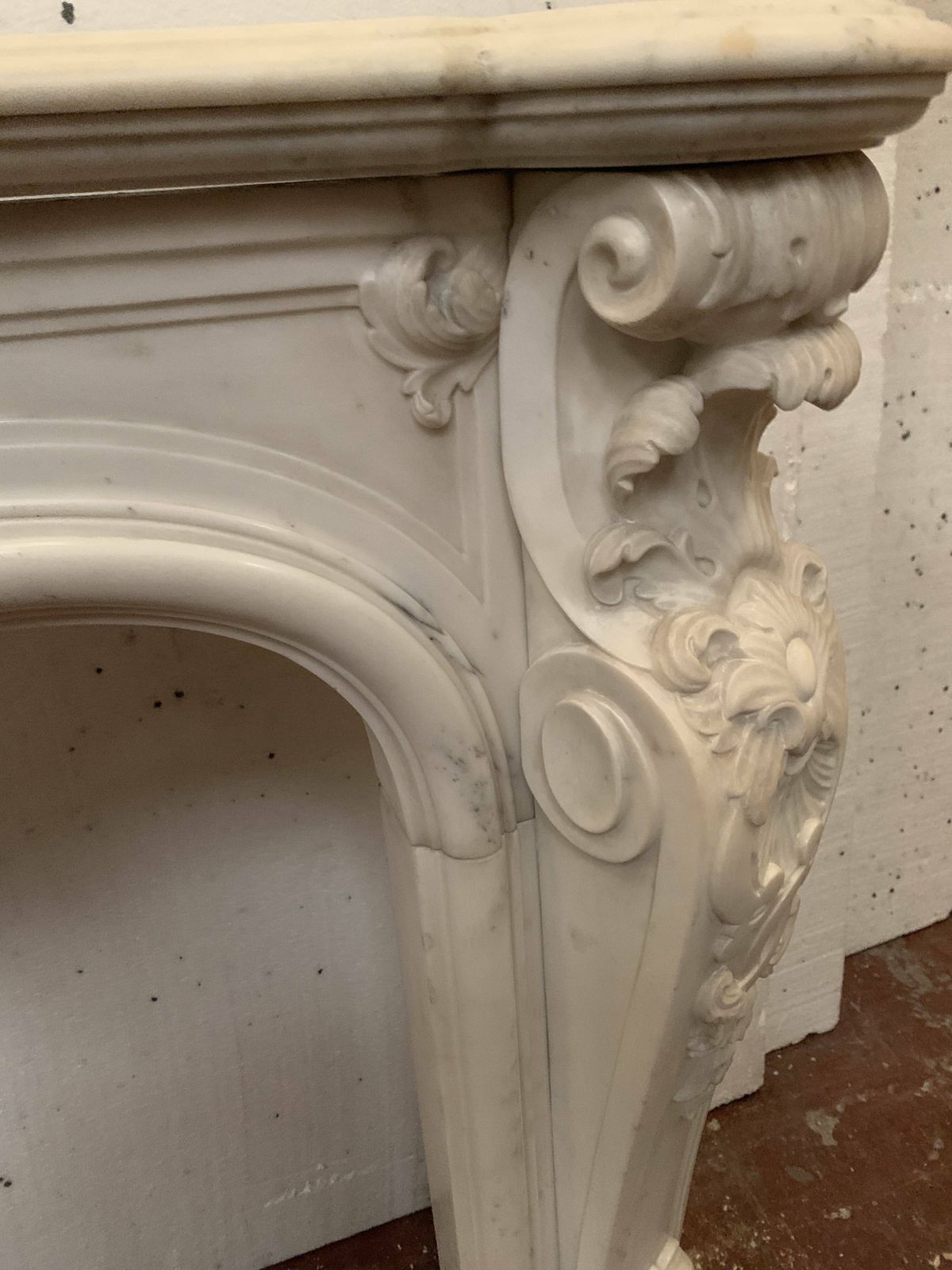 photo furniture Louis XV Style Fireplace In White Carrara Marble, 19th Century