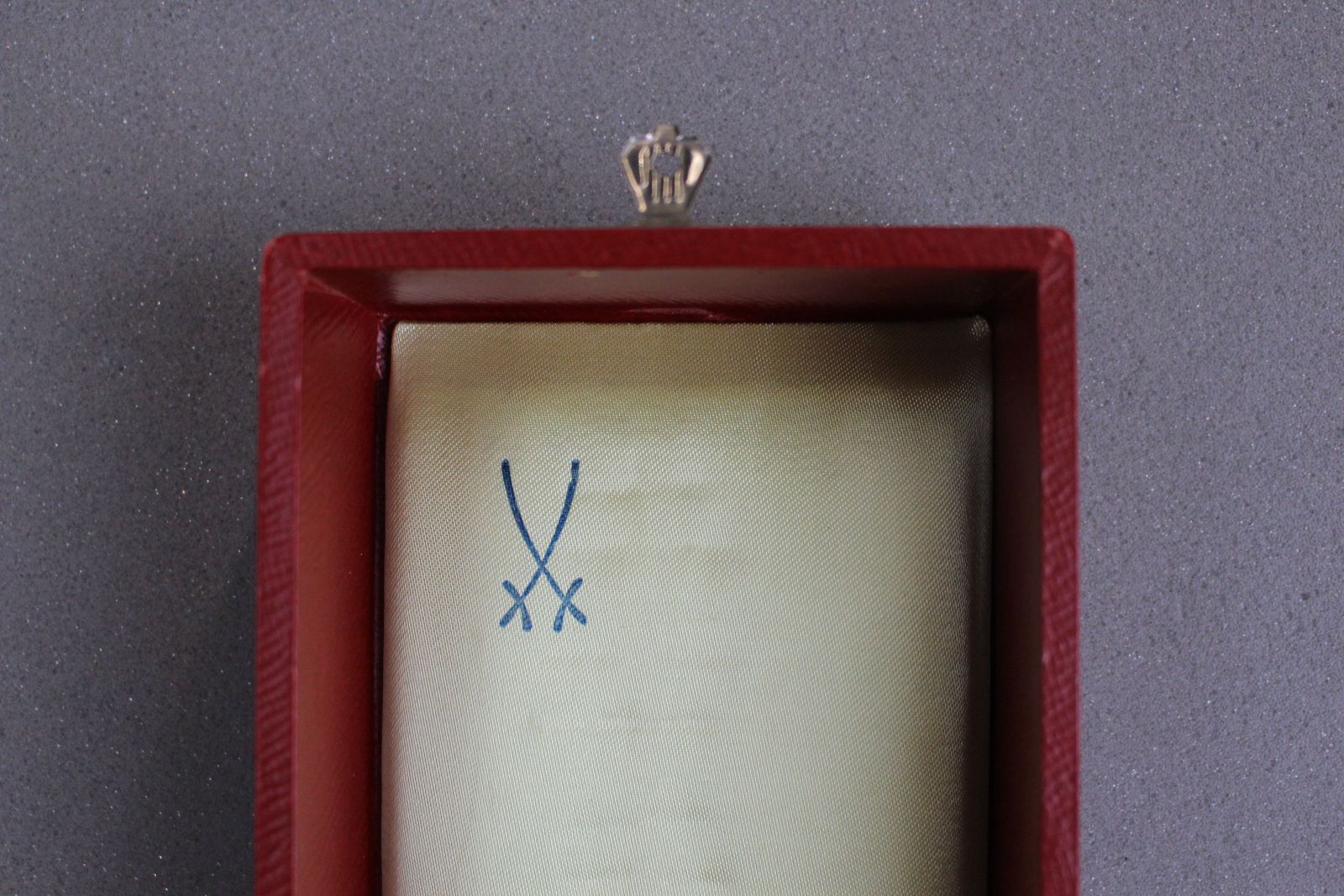 1960’s Meissen White Vase By Ludwig Zepner In Original Box photo for sale