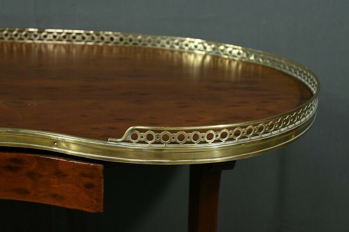 Kidney Table In Speckled Mahogany, Stamped “L'escalier De Cristal” – Late 19th Century photo vintage