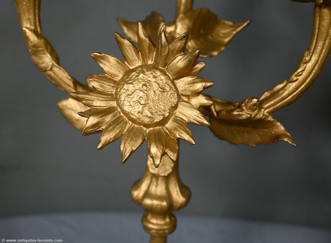 photo vinterior Pair Of Candelabra In Golden Regulate And Onyx – 1940
