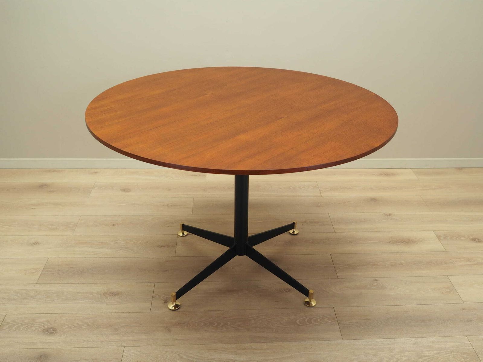 Teak Round Table, Italian Design, 1970s, Production: Italy photo 2379.0