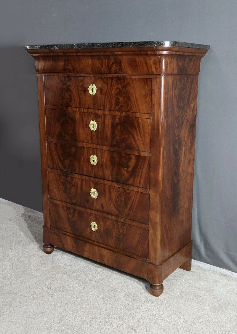 photo vintage Mahogany Burl Chest Of Drawers, Restoration Period – Early 19th Century