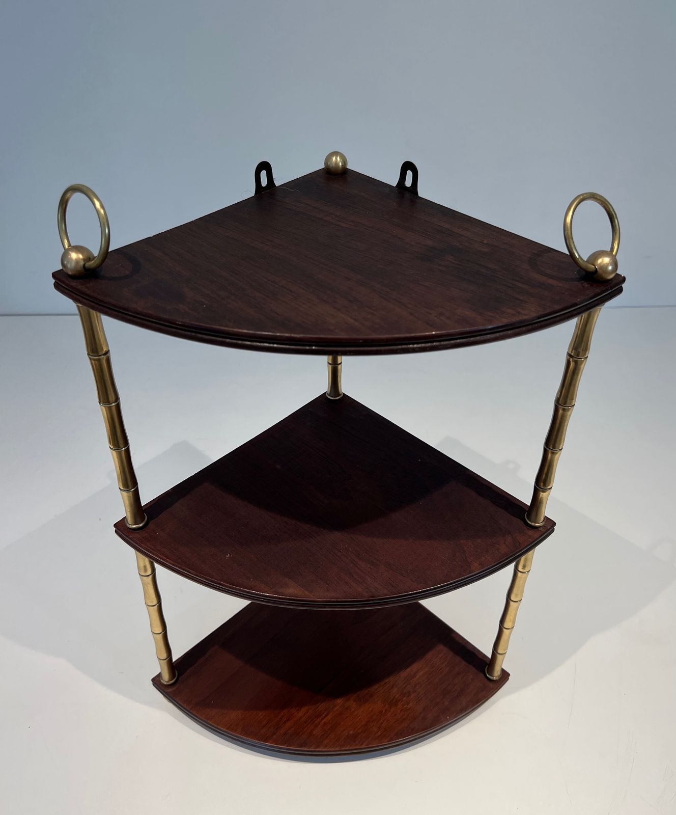 Corner Shelf In Faux Bamboo And Mahogany Brass In The Style Of Maison Baguès photo vintage