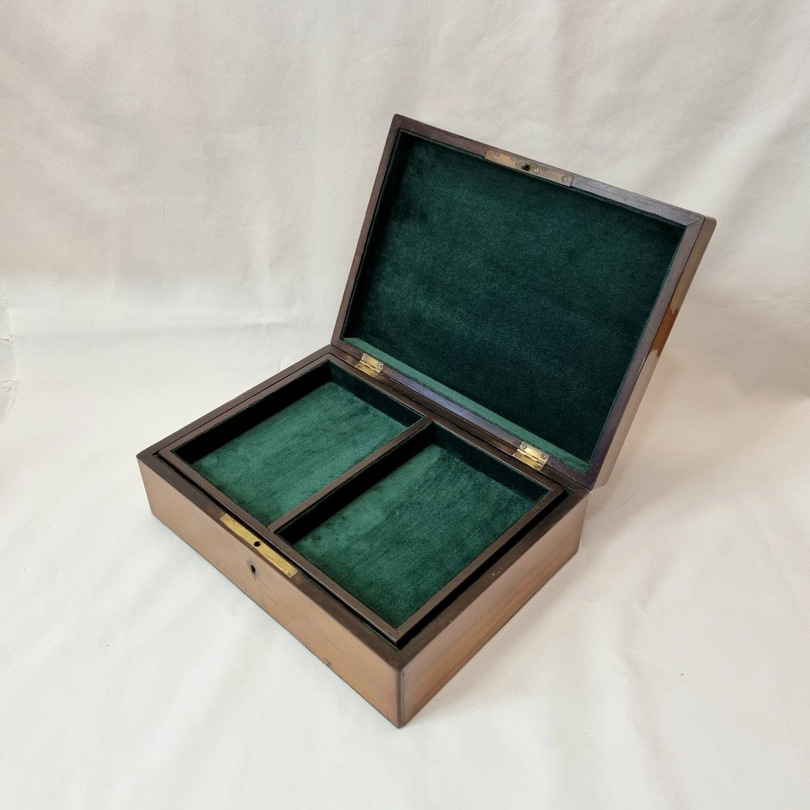 An Antique Walnut Trinket / Jewellery Box With Exceptionally Fine Inlaid Marquetry Dedicated In Memoriam To A Marquis And A Velvet Interior. photo 415.0