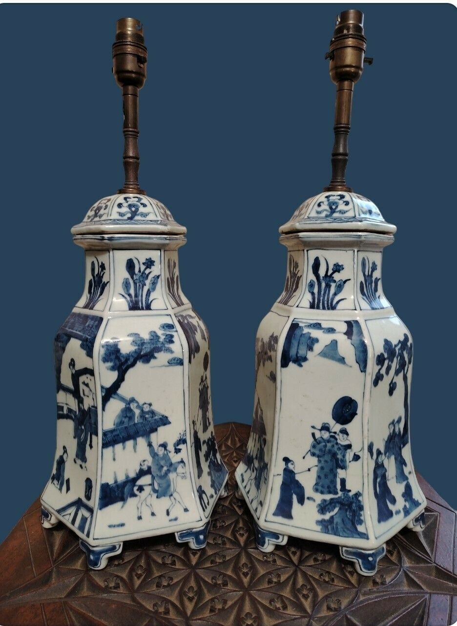 A Pair Of Blue & White Chinese Porcelain Hexagonal Mallet Form Lidded Urns Lampe
