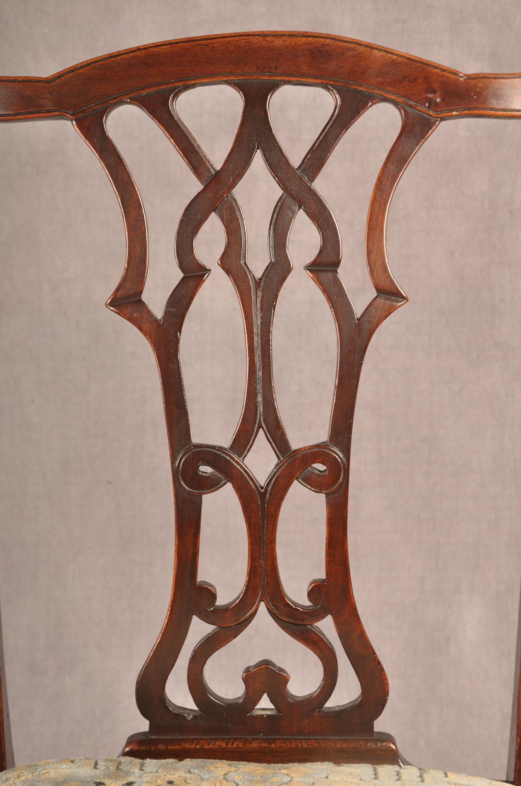 photo furniture Set Of Six Mahogany Chippendale Chairs