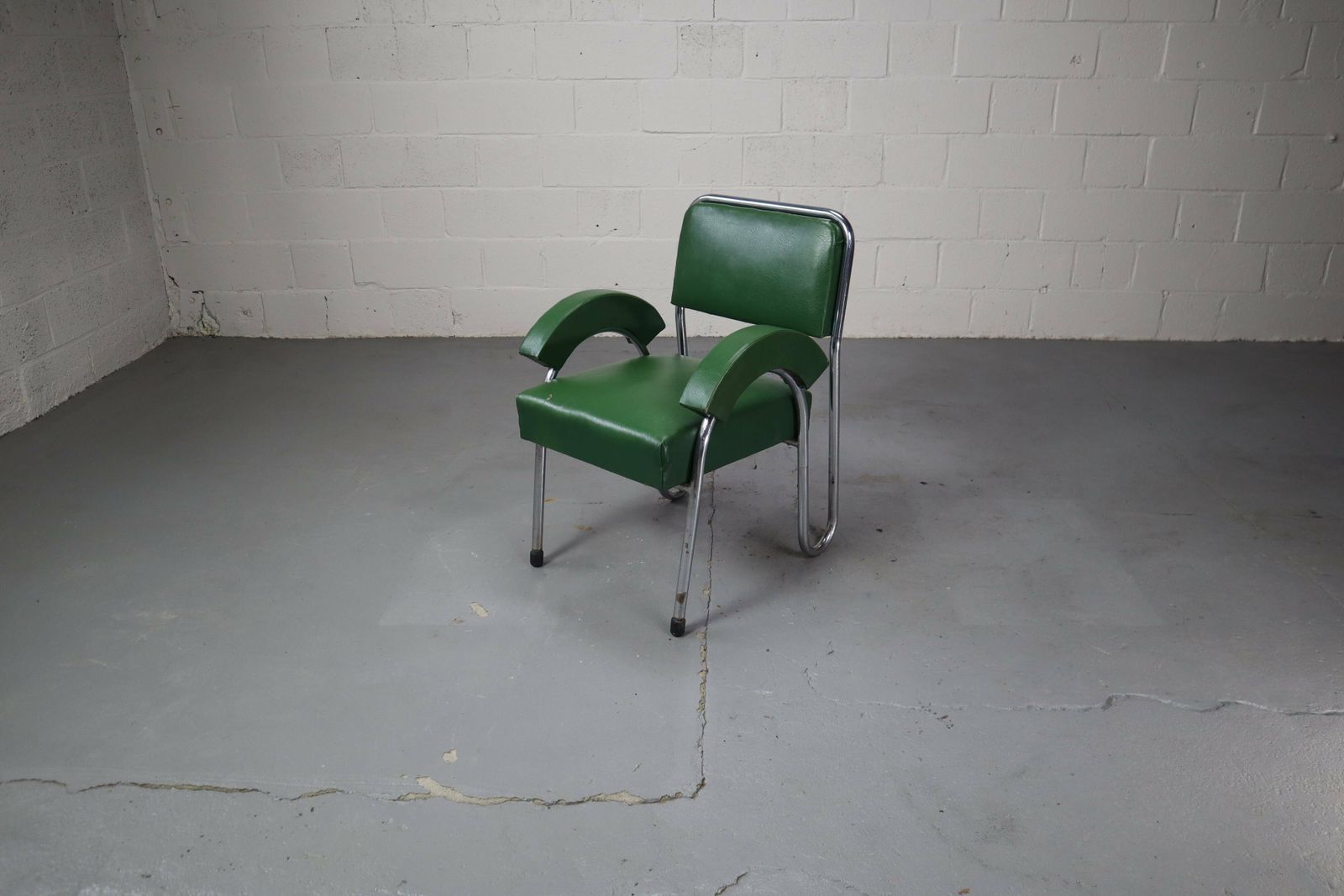 Bauhaus Tubular Cantilever Chair, 1930's photo Furniture