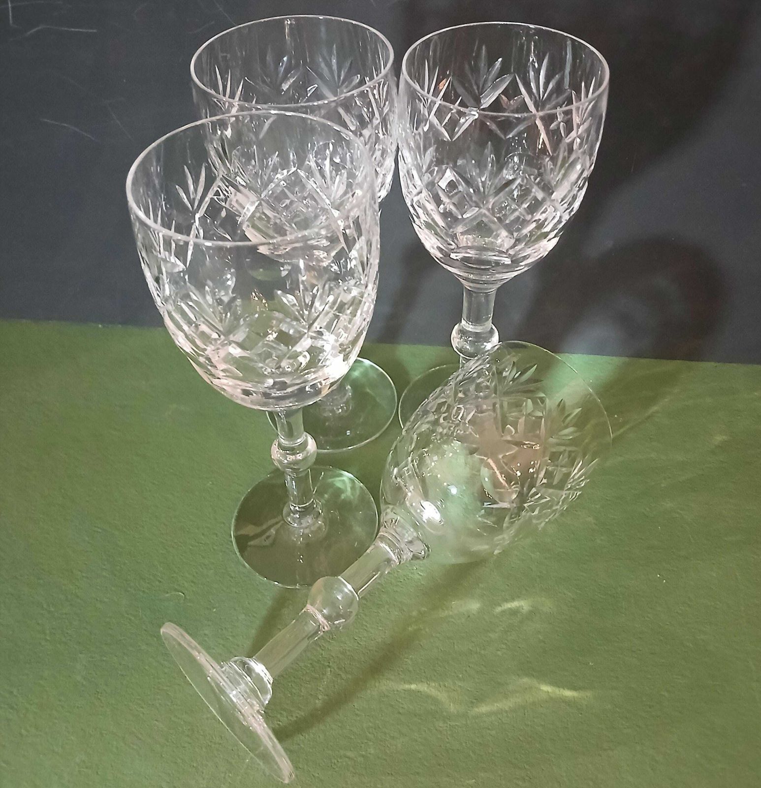 A Set Of 4 Vintage Crystal 150ml Ball Stem Hock Glasses, Royal Doulton Georgian Pattern, England, 1980s Handcut Artisan Glasses photo vinterior