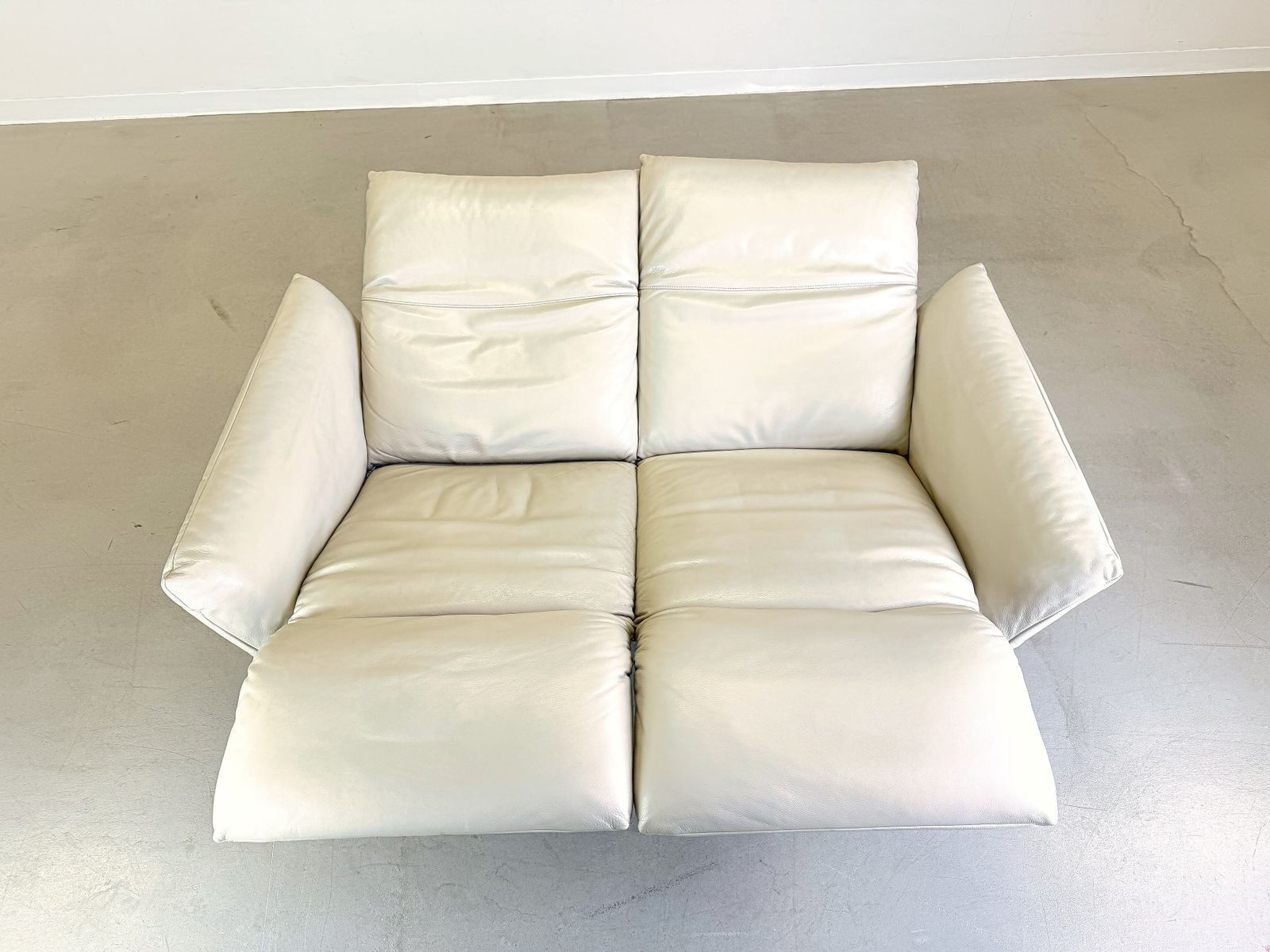 Koinor Sofa Elena Couch Foldable Two Seater Leather White Design photo vinterior