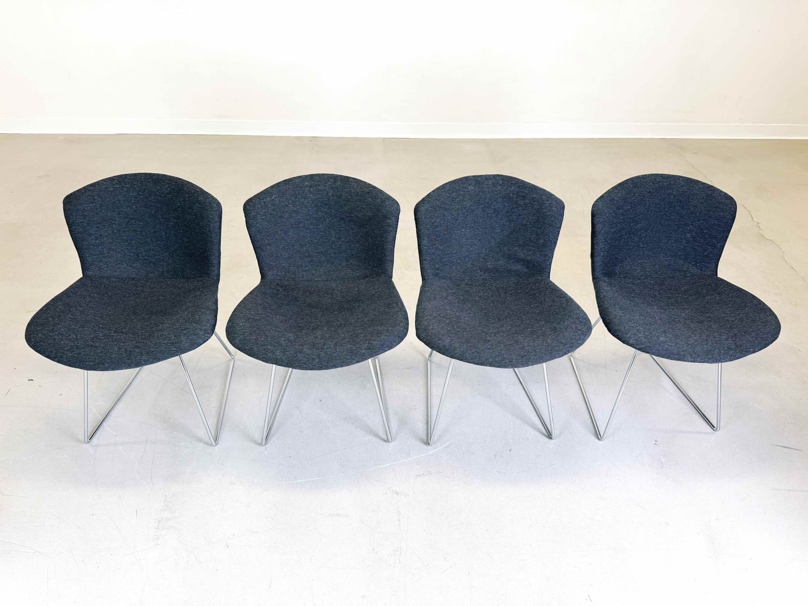 Set Of 4 Chairs Harry Bertoia Knoll Intenational 1980s Upholstered photo vinterior