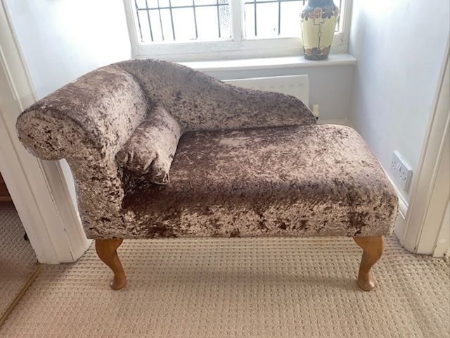 Mink Crushed Velvet Chaise Lounge Sofa In Excellent Condition