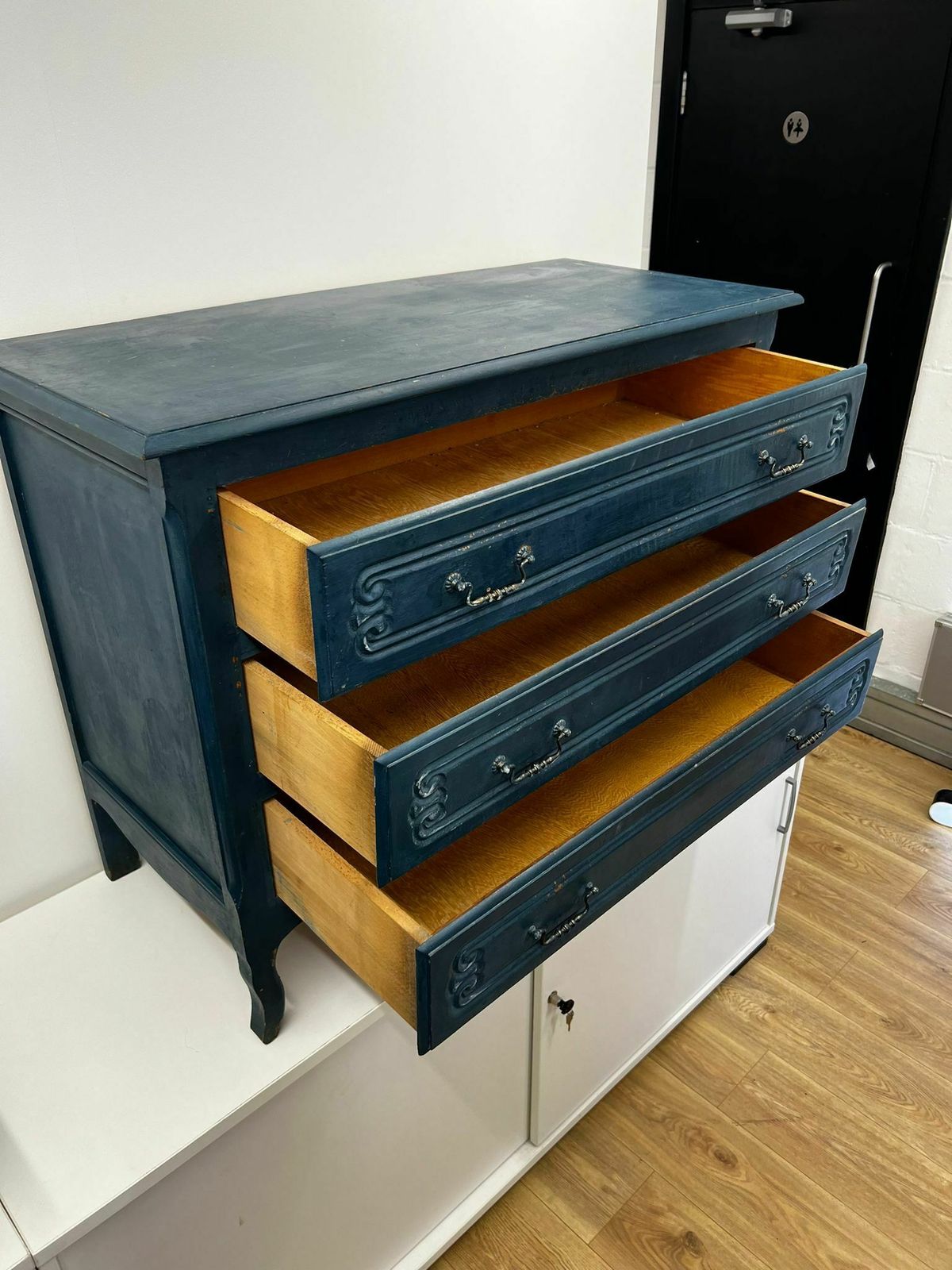Distressed 3 Drawer Chest In Dark Vintage Teal photo vinterior