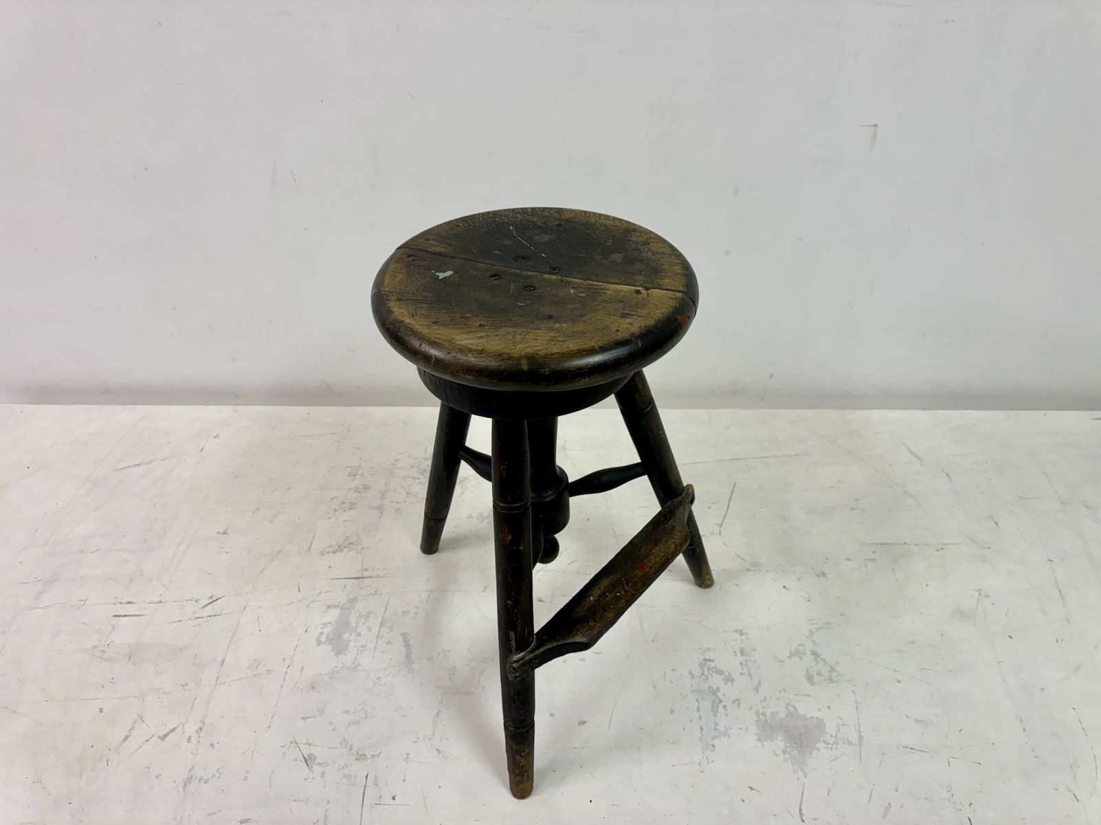Furniture Vintage Early 20th Century Swivel Stool Sculptors Stand photo