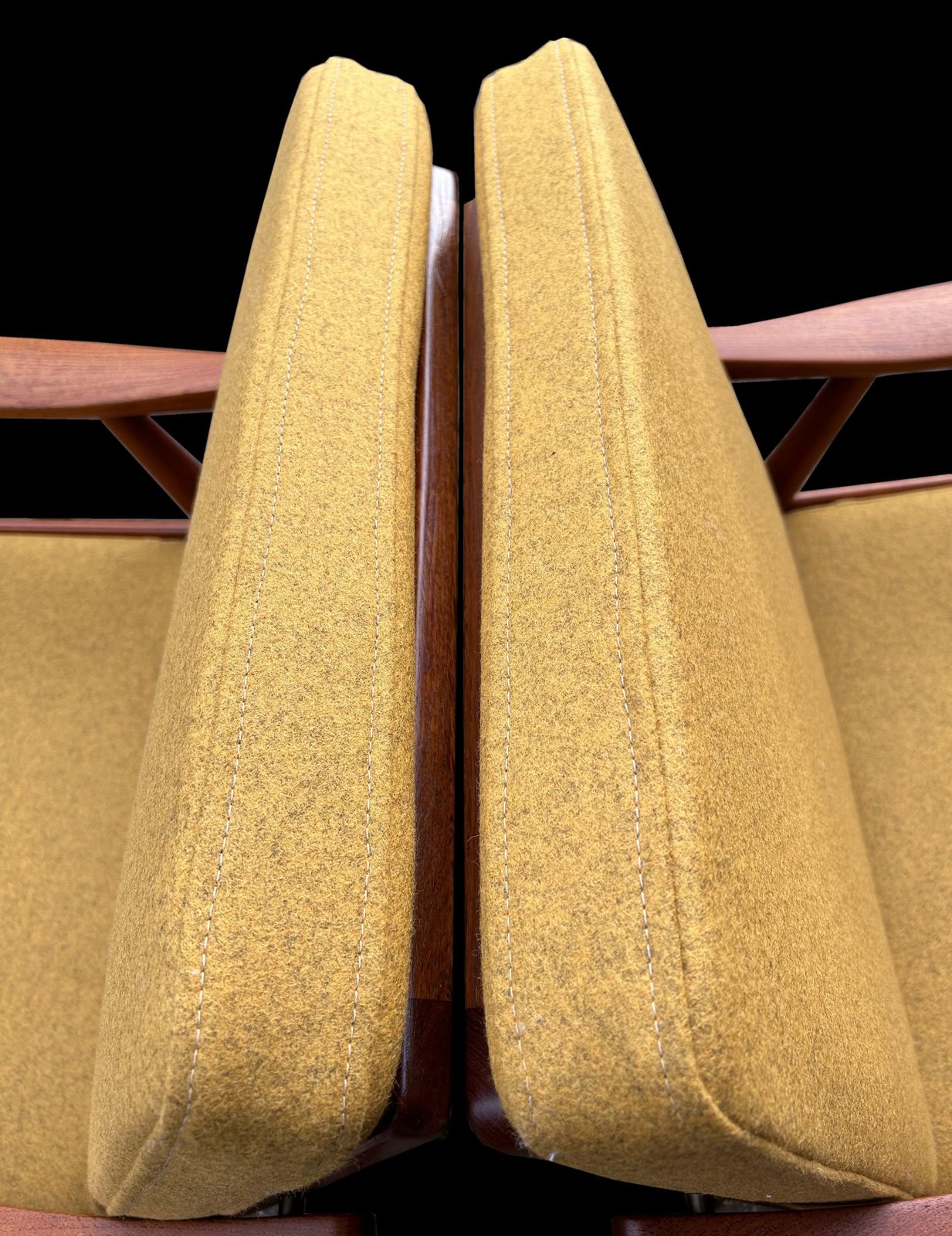 Pair Of Ge270 Lounge Chairs By Hans Wegner For Getama photo for sale