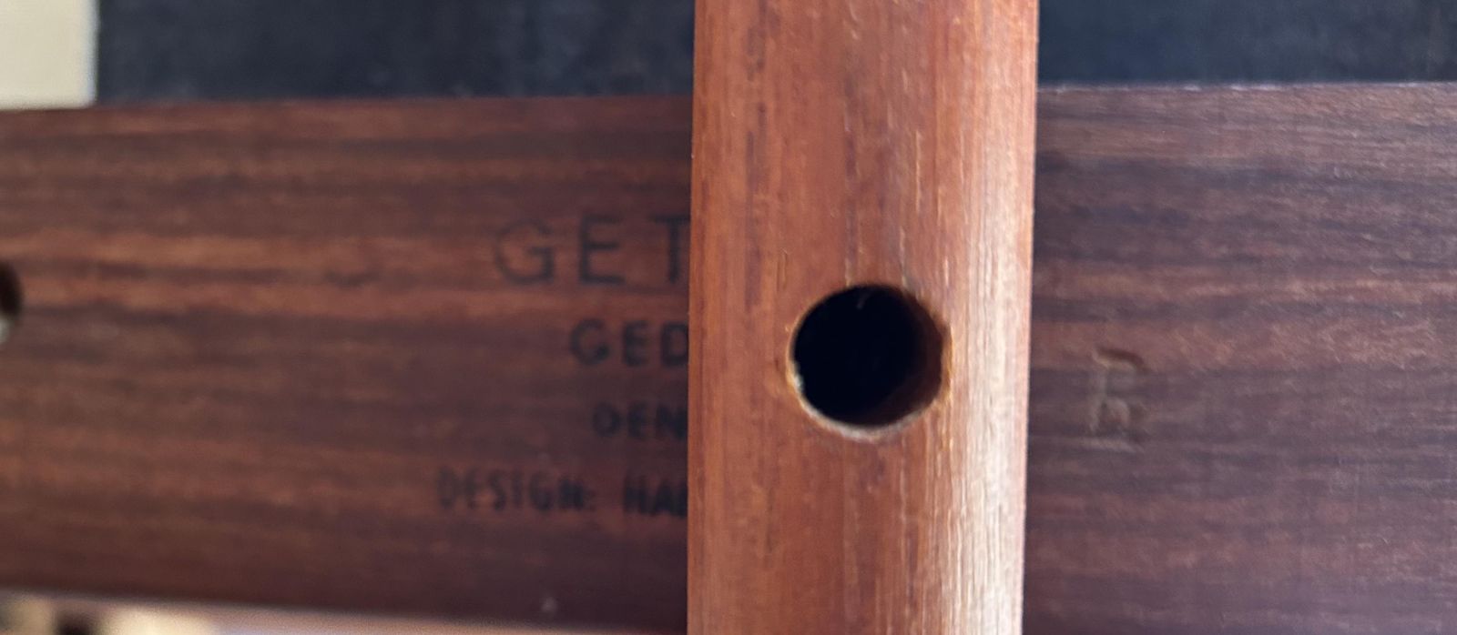 photo furniture Pair Of Ge270 Lounge Chairs By Hans Wegner For Getama