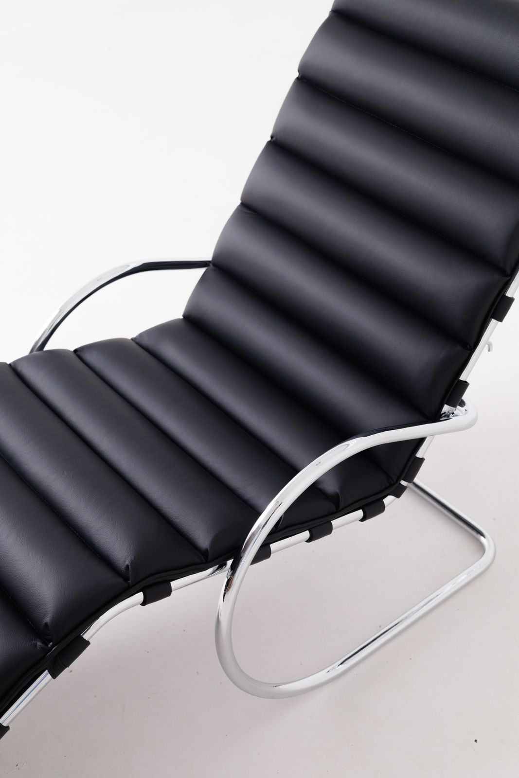 Model 242 Adjustable Lounge Chair By Mies Van Der Rohe For Knoll photo for sale