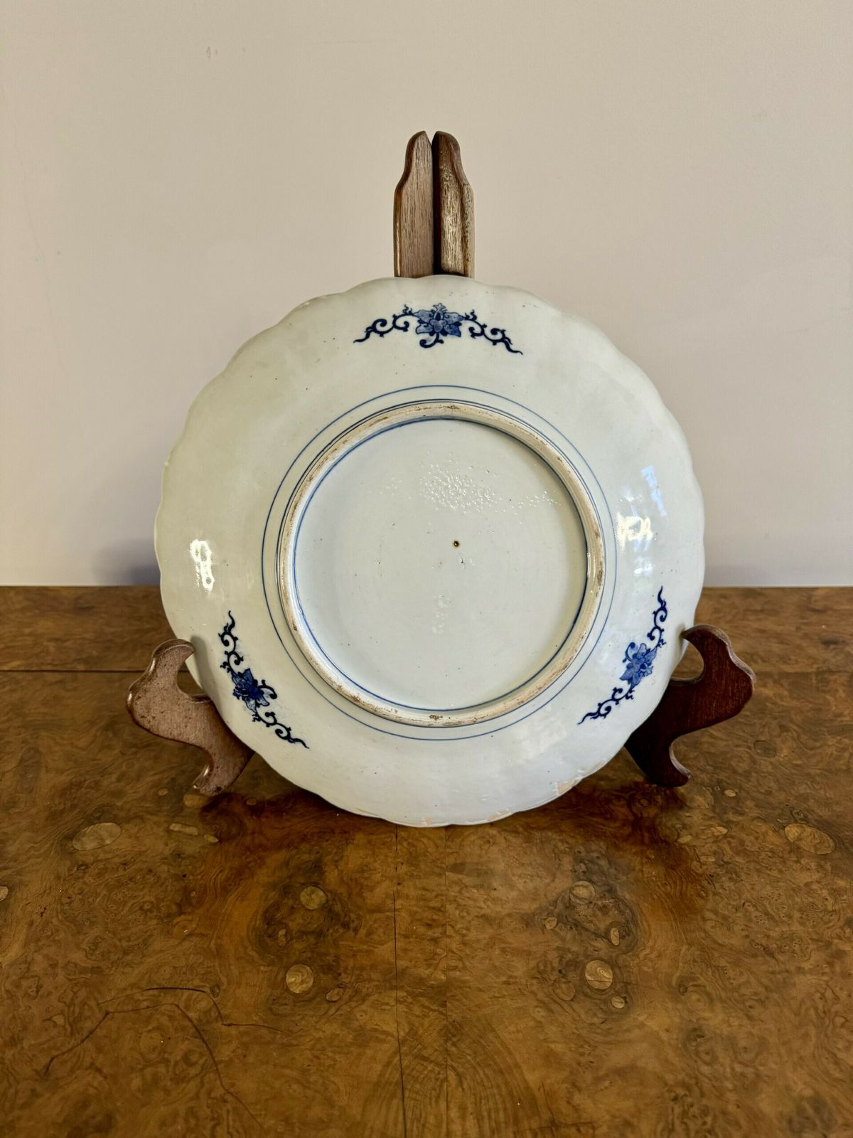 Quality Antique Japanese Blue And White Imari Scalloped Edge Plate photo furniture