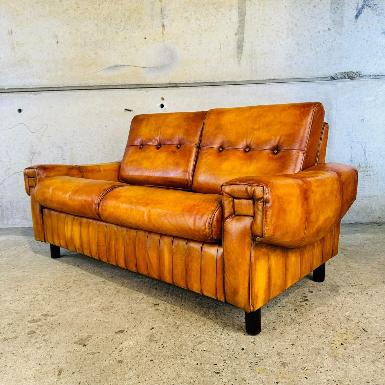 Vintage 1970s Danish Two Seater Light Tan Leather Sofa – Timeless Design #A419 photo vinterior