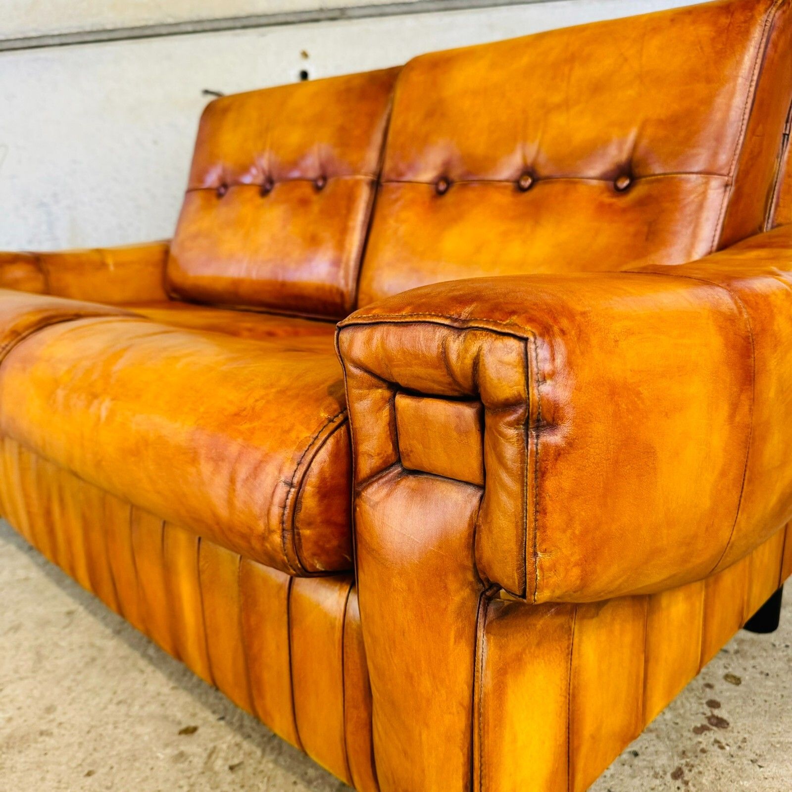Vintage 1970s Danish Two Seater Light Tan Leather Sofa – Timeless Design #A419 photo vintage
