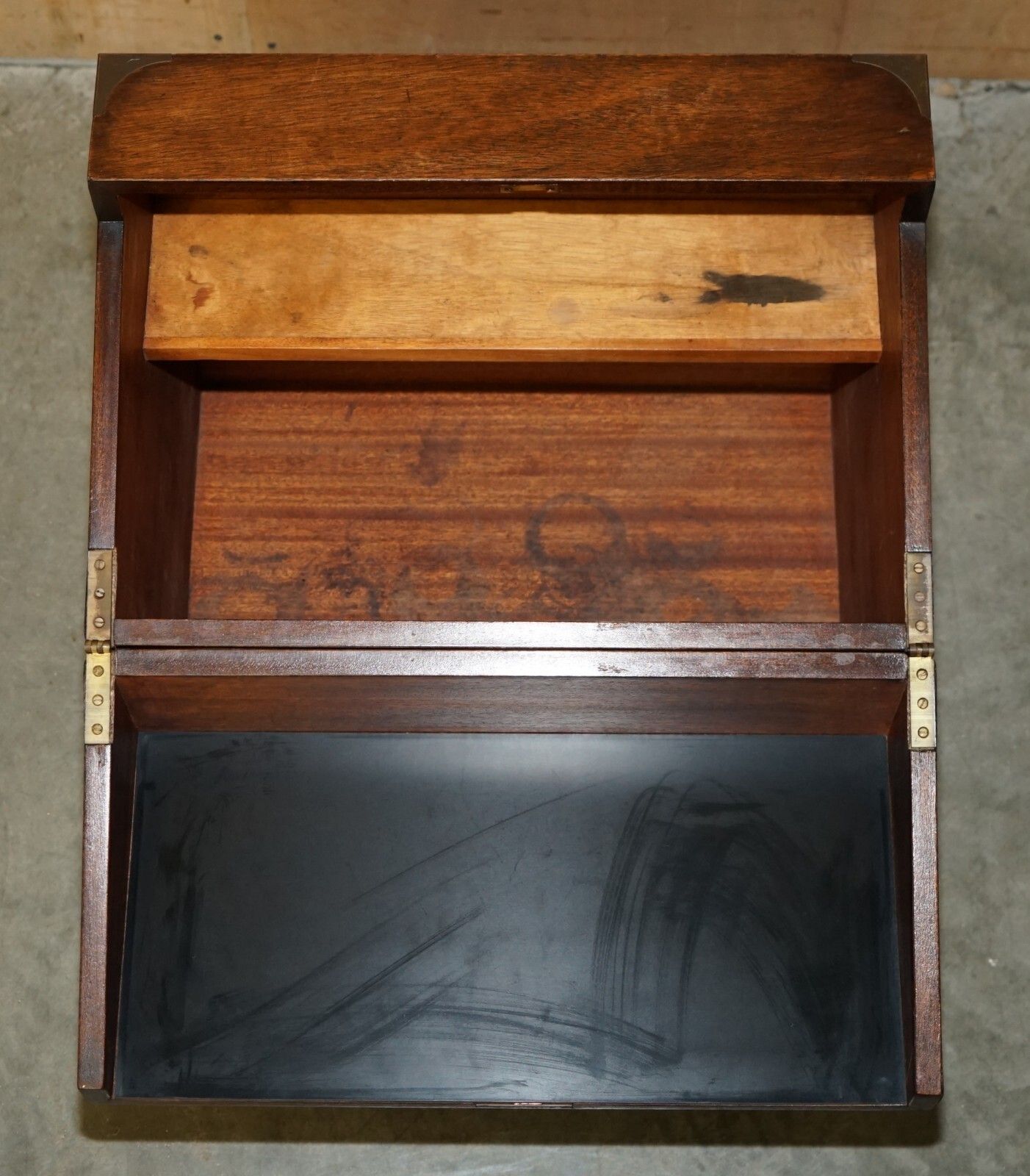 photo vinterior Fine Antique Victorian Mahogany Military Campaign Drinks Cabinet Hidden Inside