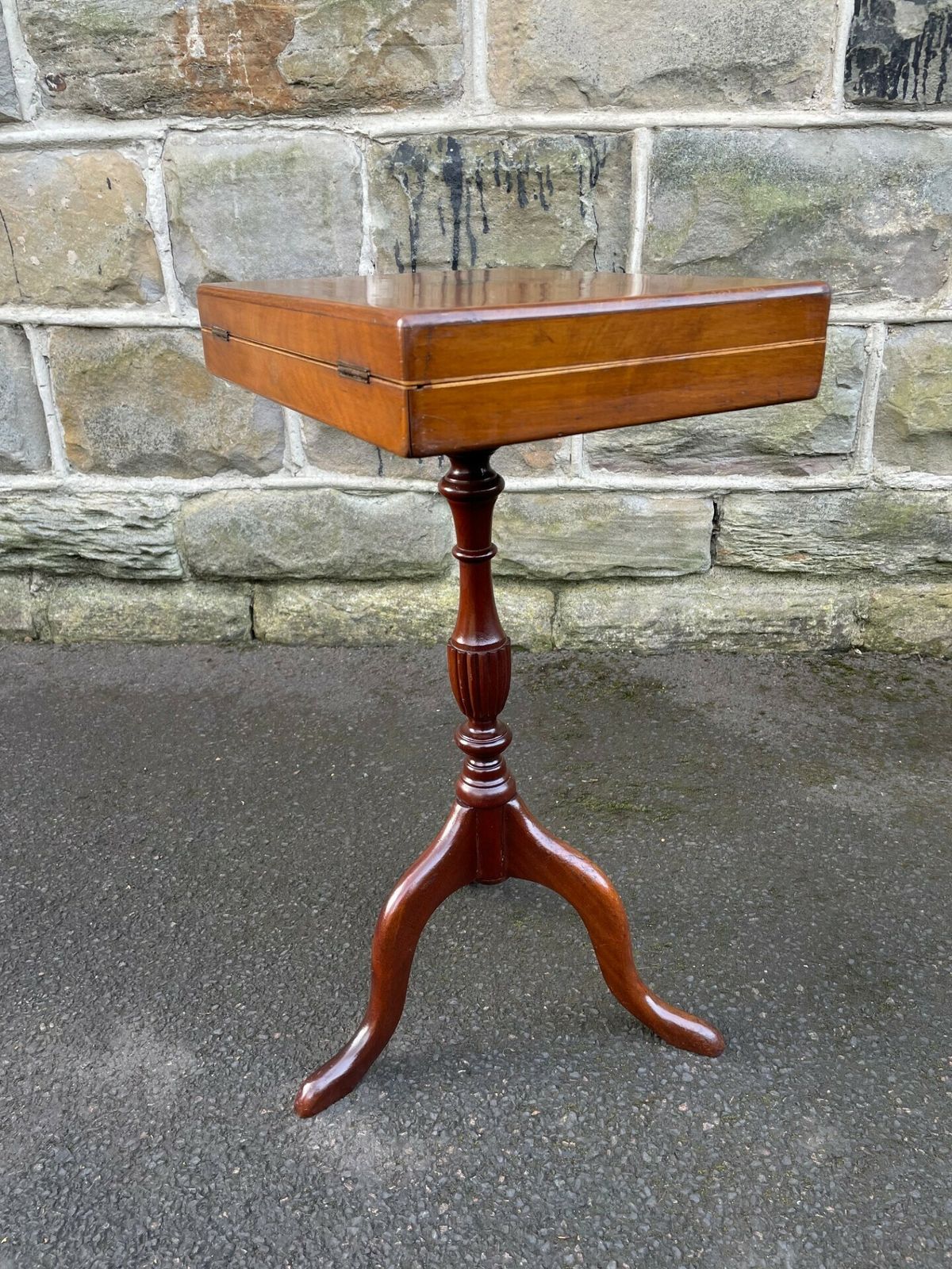 photo furniture Antique Mahogany Side Table