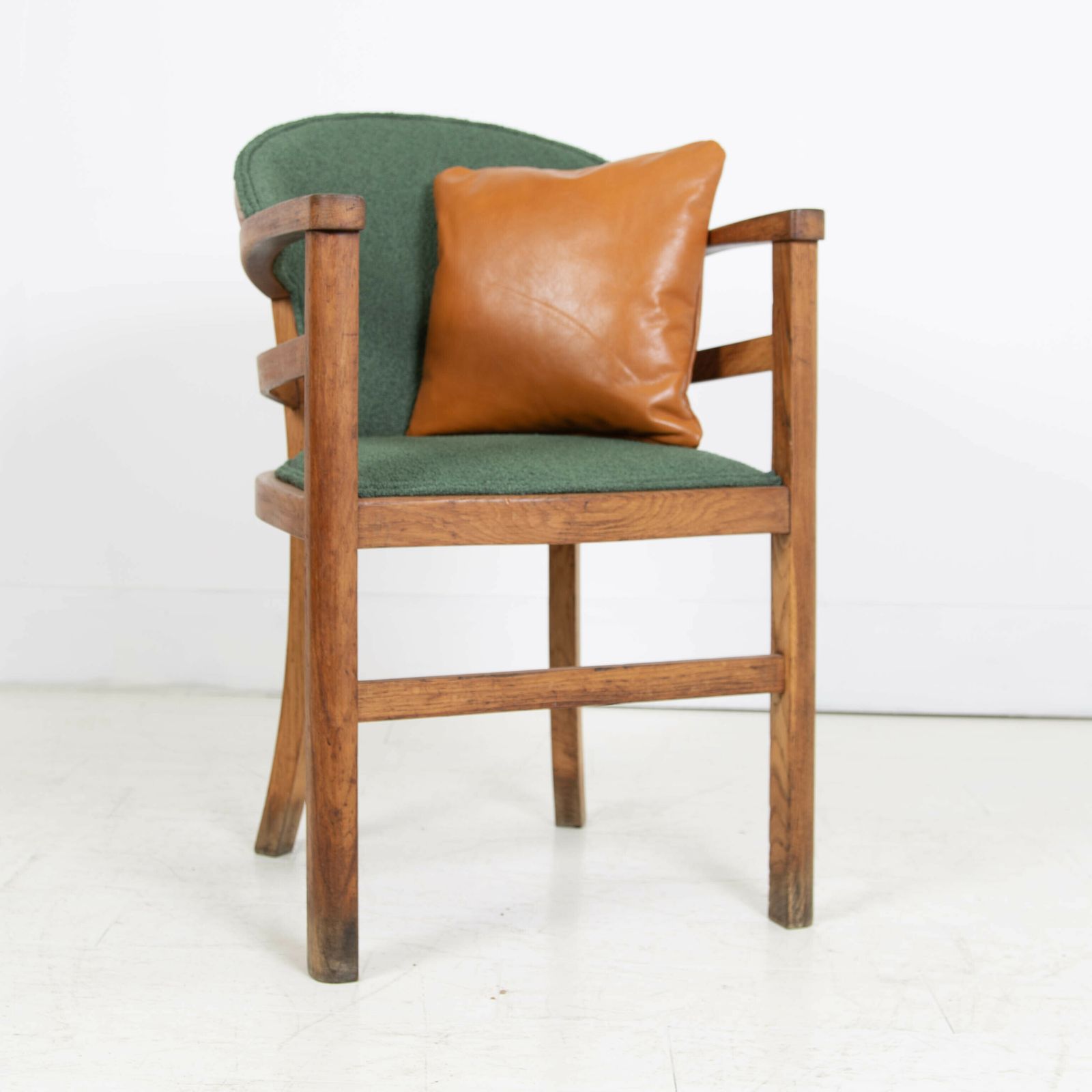 photo furniture Ccc1 One Of Our Luxury Leather Cushions 3 Sizes Available