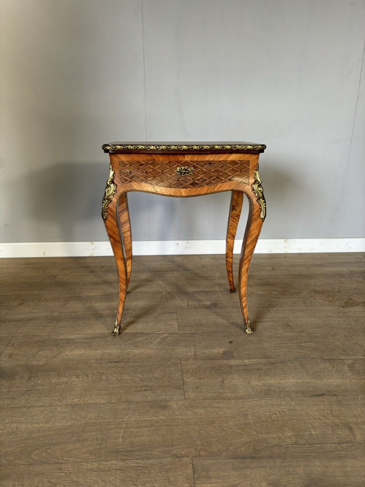 An Exceptional Quality Rosewood And Kingswood Ladys Vanity Set