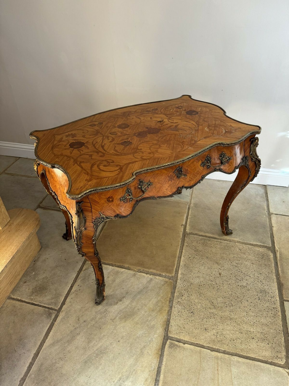 Outstanding Quality Antique 19th Century Freestanding French Kingwood Marquetry Inlaid Centre Table photo vintage