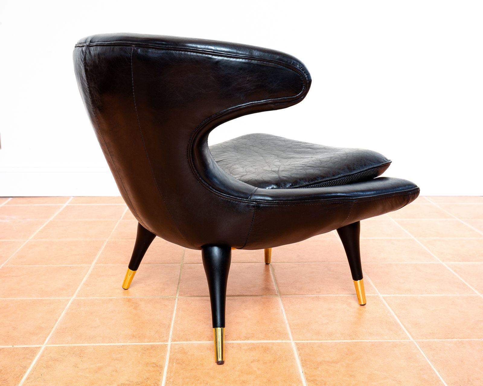 Italian Black Leather Statement Lounge Chair Mid Century Modernist Space Age Karpen Style Horn Chair Mcm Gold Brass photo vinterior