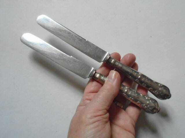 2 Antique Silver Plated Blunt Round Nose Knives, Hollow Butter Knives 10 Inch, Carrington And Co. Ltd, London photo for sale