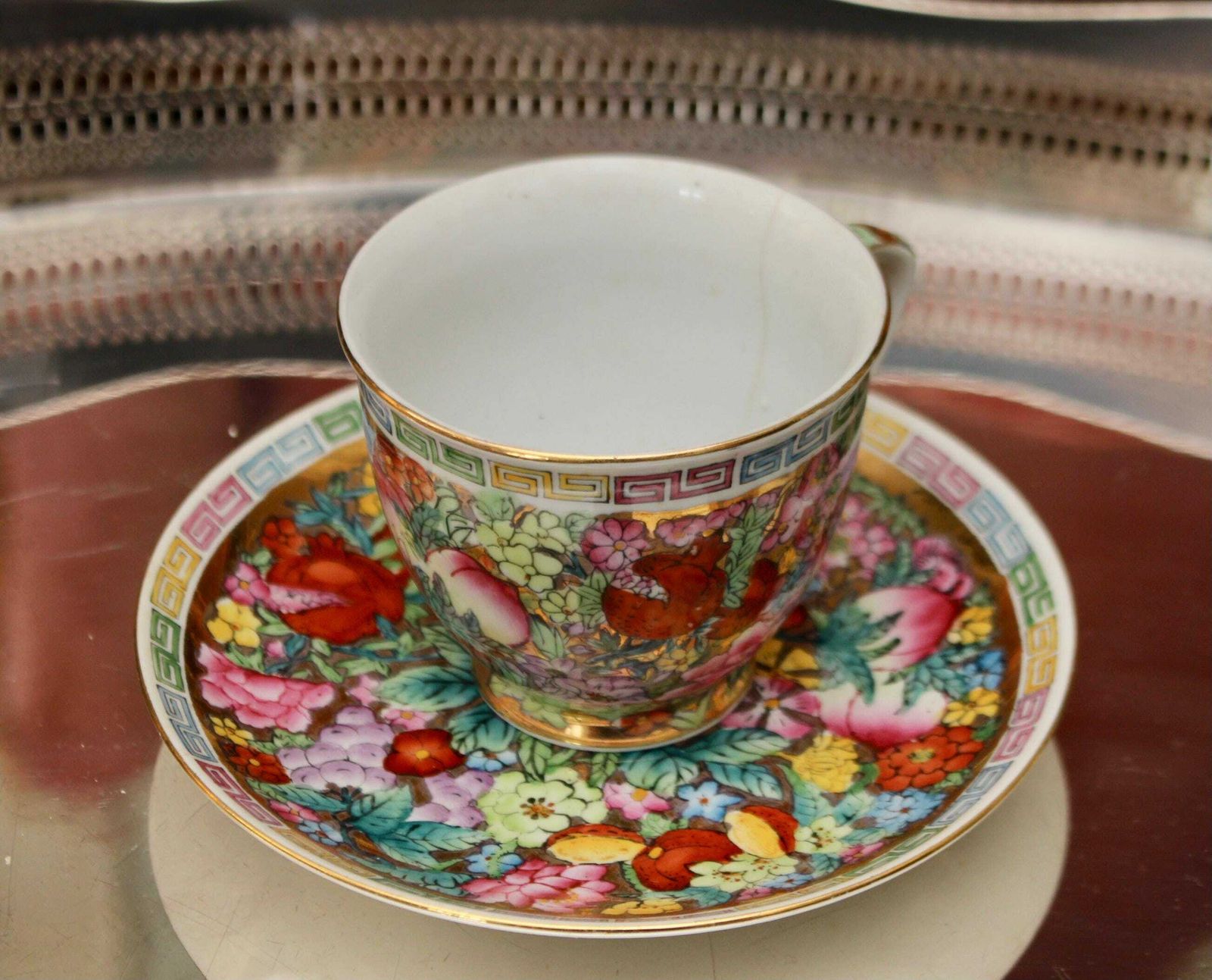 photo furniture A Very Pretty Chinese Millefleur Tea Set For Six, Gold Ground