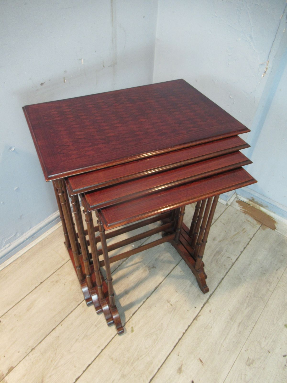 Edwardian   Mahogany  Nest Of   Four Occasional  Tables photo Furniture