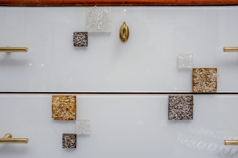 Commode With Three Drawers In Teinted Glass And Applications In Murano Glass photo 6280.0
