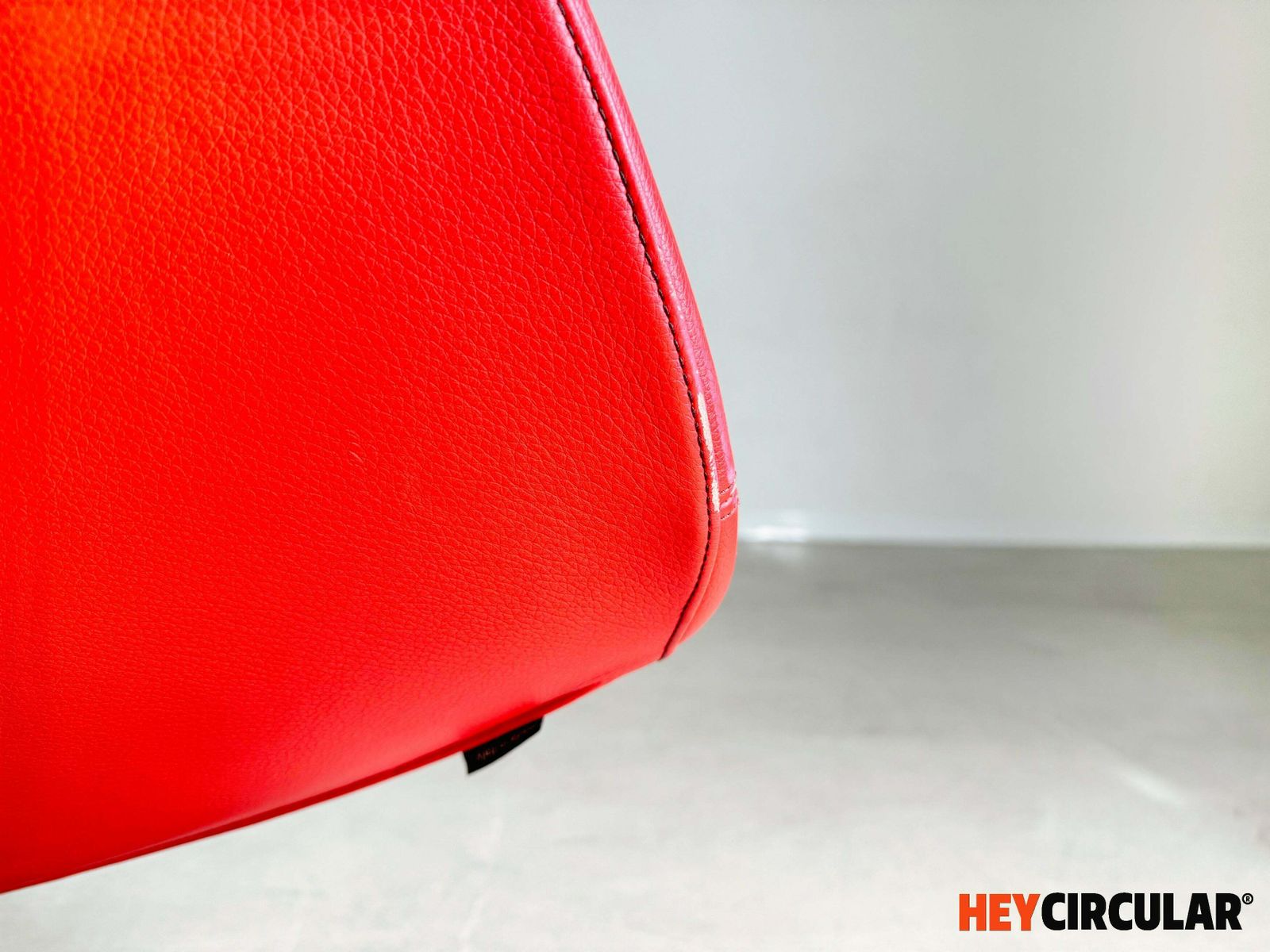 Original Moroso Armchair Leather Red Patricia Urquiola Swivel photo 1690.0