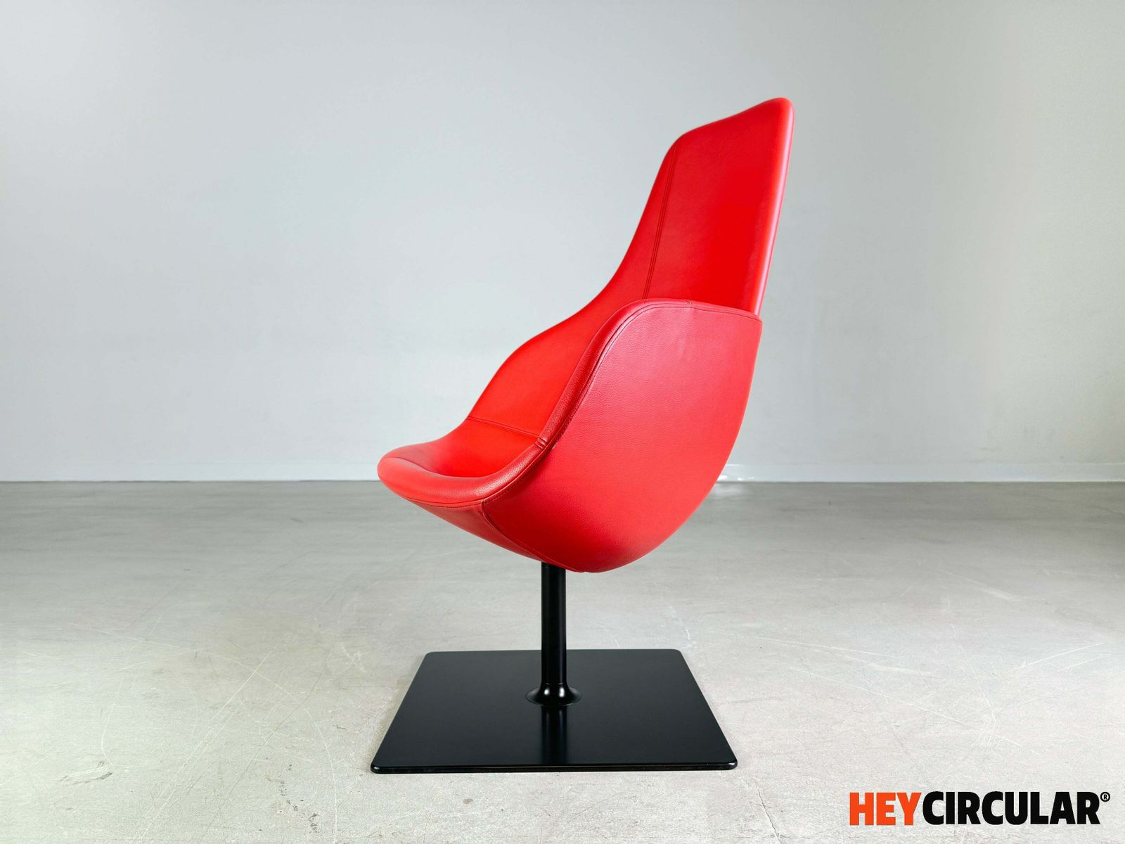 photo for sale Original Moroso Armchair Leather Red Patricia Urquiola Swivel