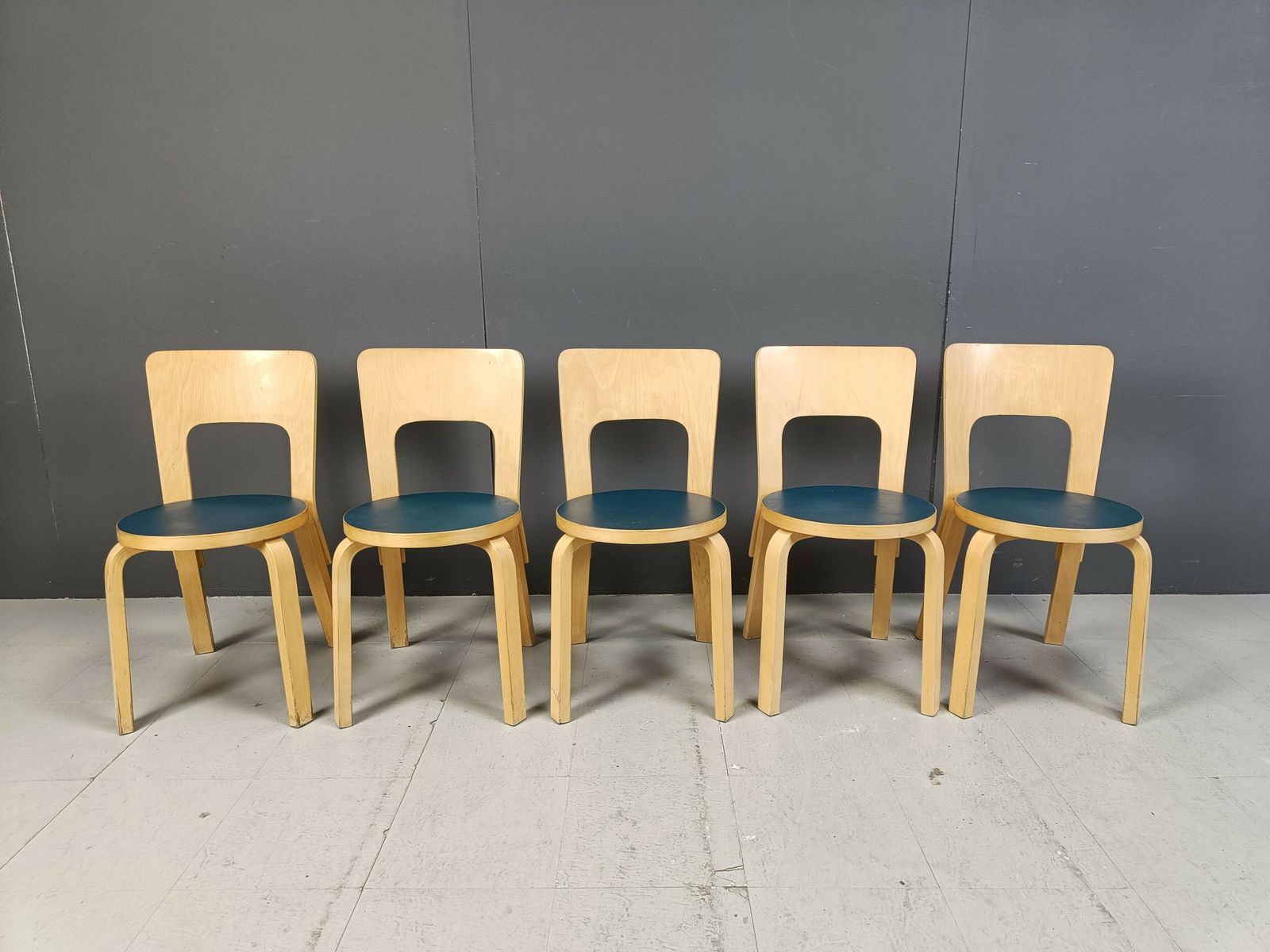 photo vintage Model 66 Dining Chairs By Alvar Aalto For Artek, 1960s