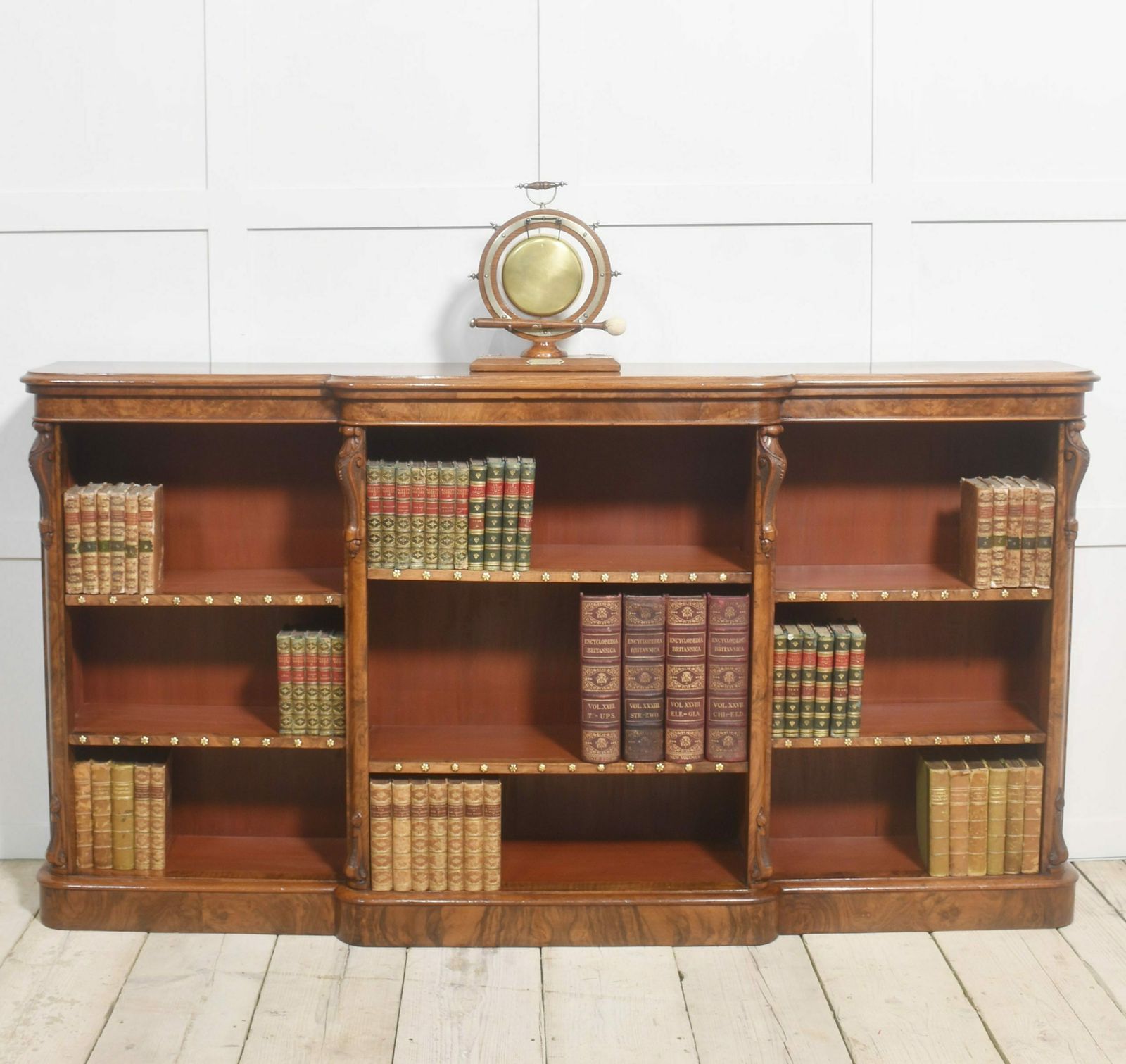 Oak Framed Nautical Dinner Gong photo 534.0