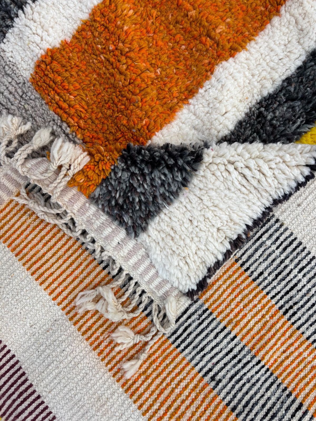 photo furniture Modern Colorful Moroccan Rug 200x300 Cm , Authentic Moroccan Rug, Berber Carpet, Genuine Wool Rug, Handmade Rug, Beige Berber Area Rug
