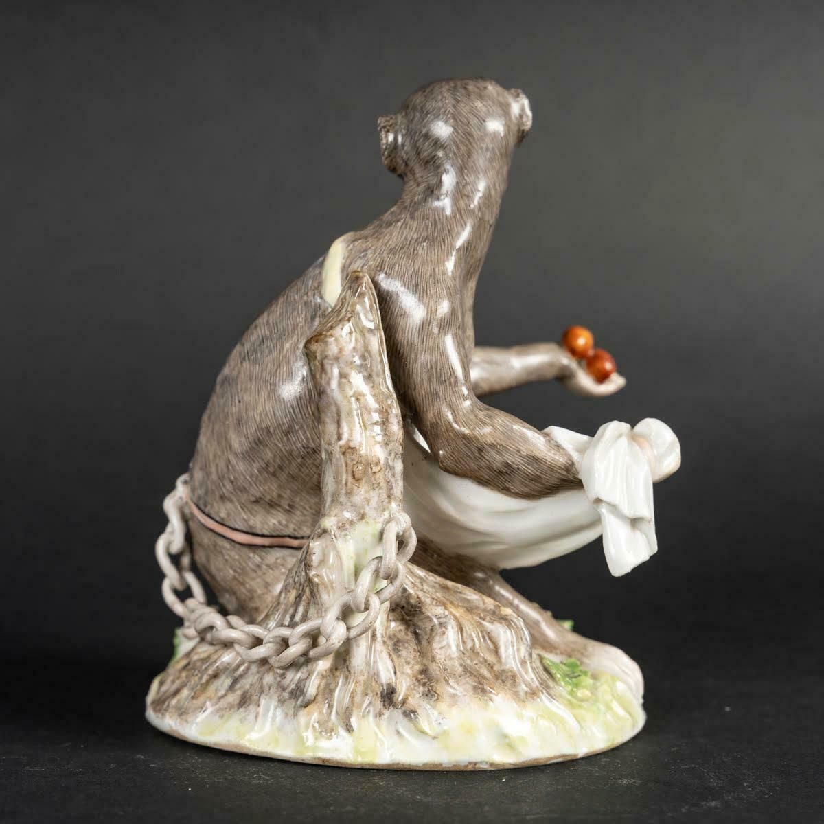 An 18th Century Meissen Porcelain Subject Representing A Monkey And Its Young. photo buy