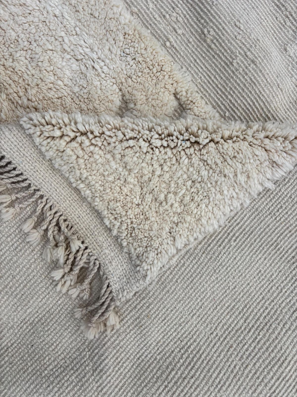 Modern Moroccan Beni Ouarain Wool Rug Cm – Natural Cream With Geometric Pattern   Beni Ourain Carpet   Contemporary Rug   Shaggy Rug photo vinterior