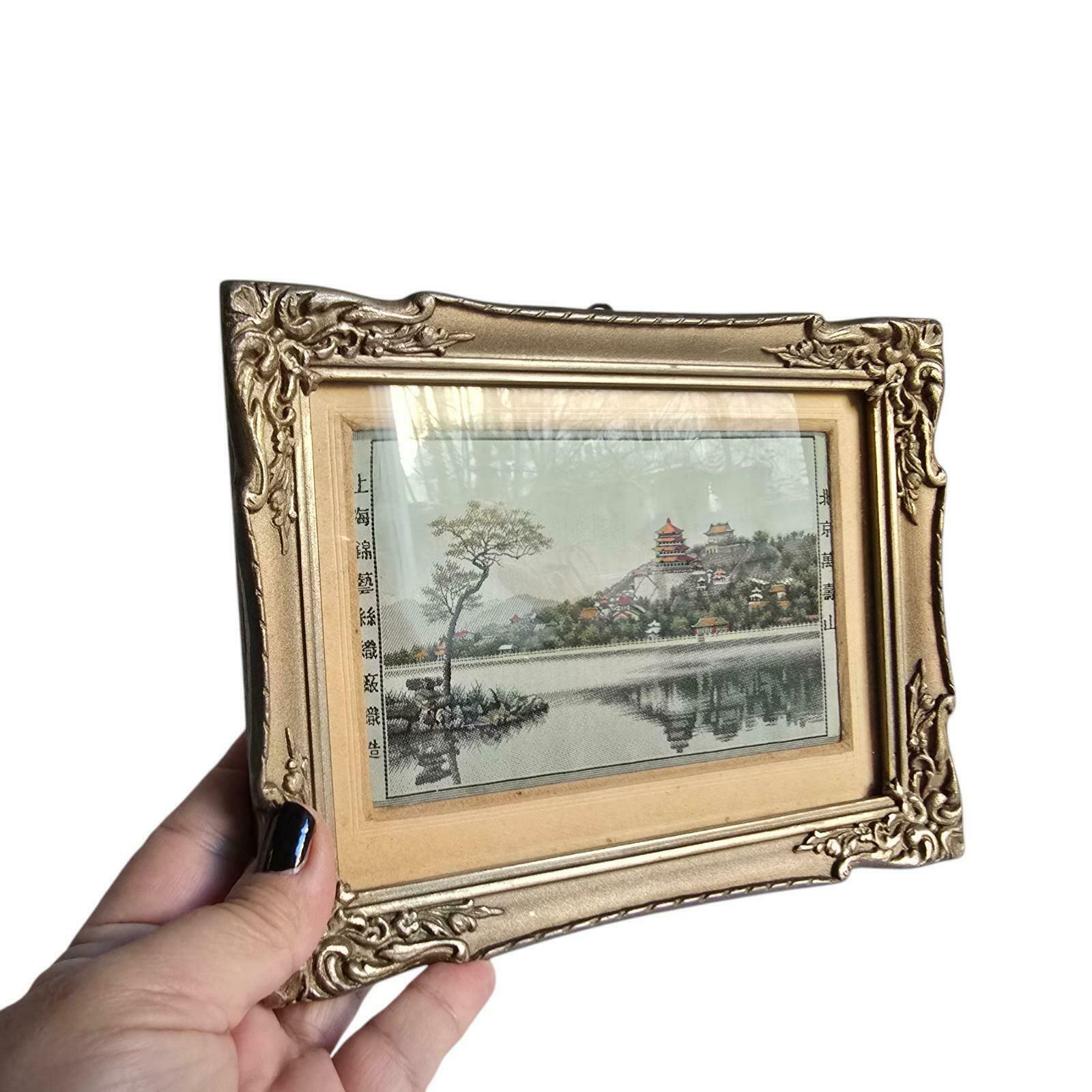 Vintage Chinese Zijden Wandtapijt, Geproduceerd Door Tu Chin Sheng Silk Weaving Factory, Hangchow, Chekiang, China. photo furniture
