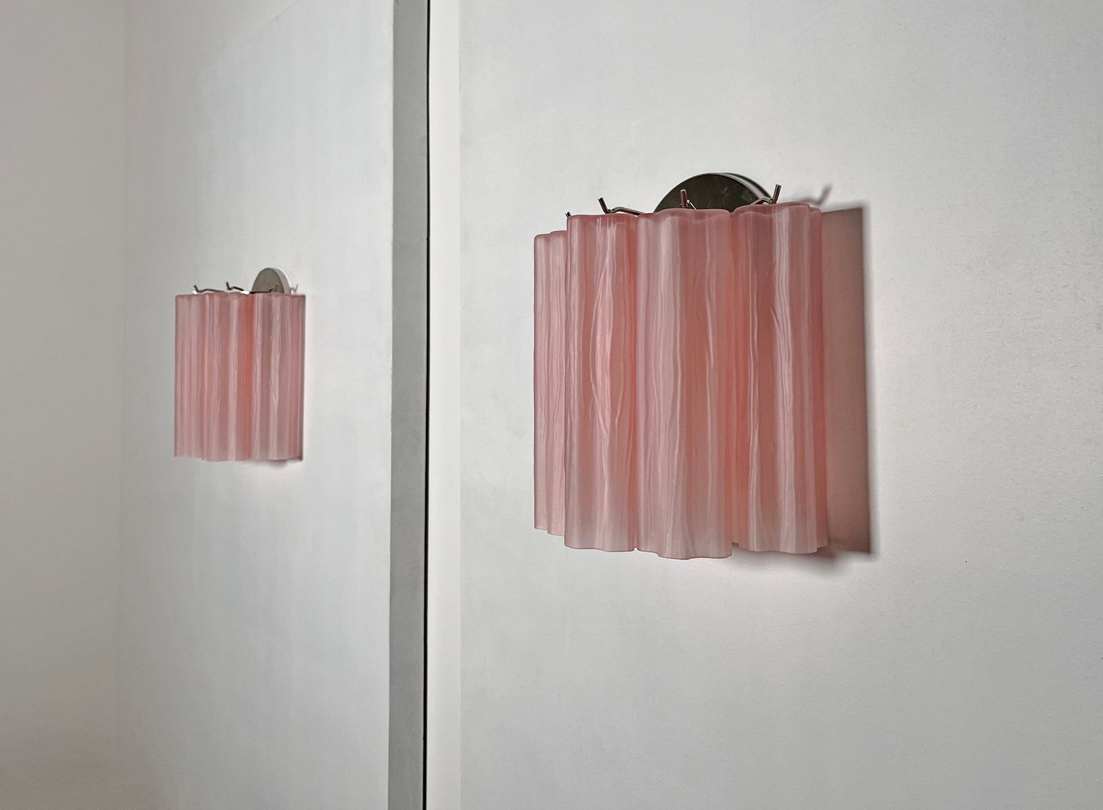 photo vintage Fantastic Pair Of Murano Glass Tube Wall Sconces   5 Pink Etched Glass Tube