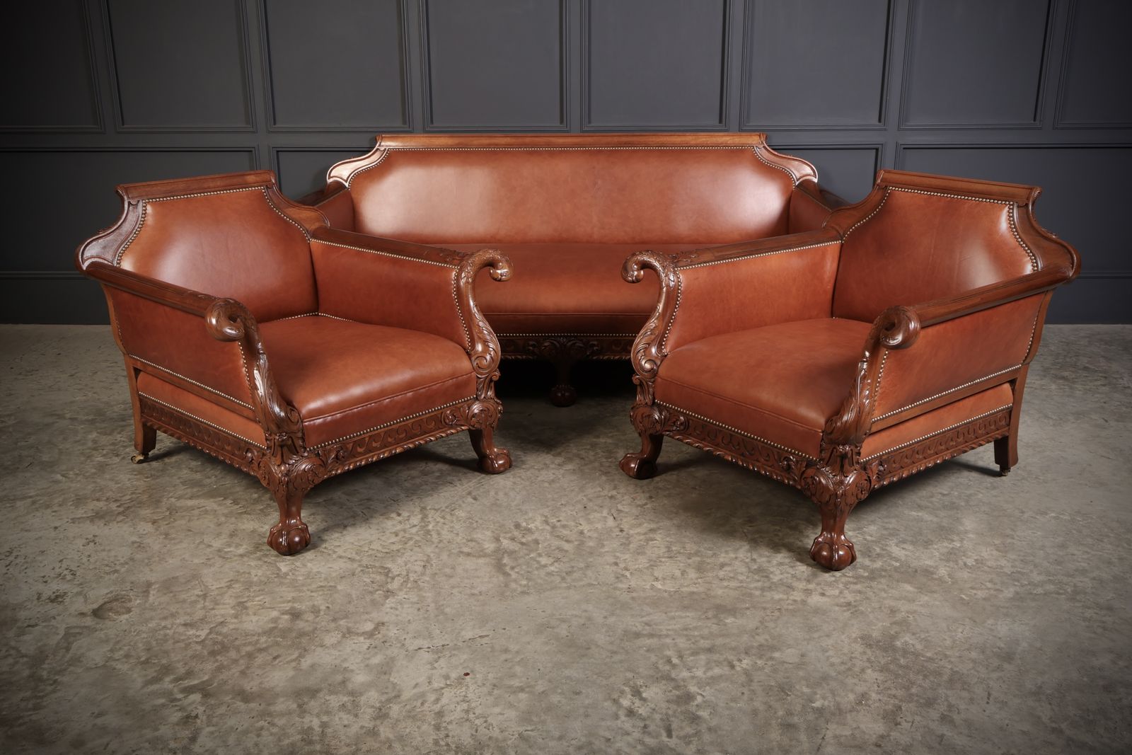 Magnificent Quality Antique Mahogany & Leather Suite