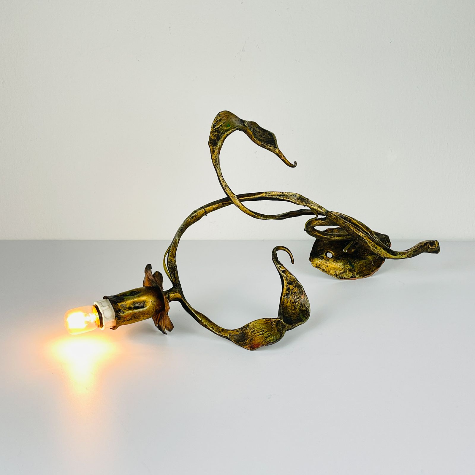 Metalen Brutalist wandlamp van Salvino Marsura, Italië, ca. jaren 1960 photo for sale