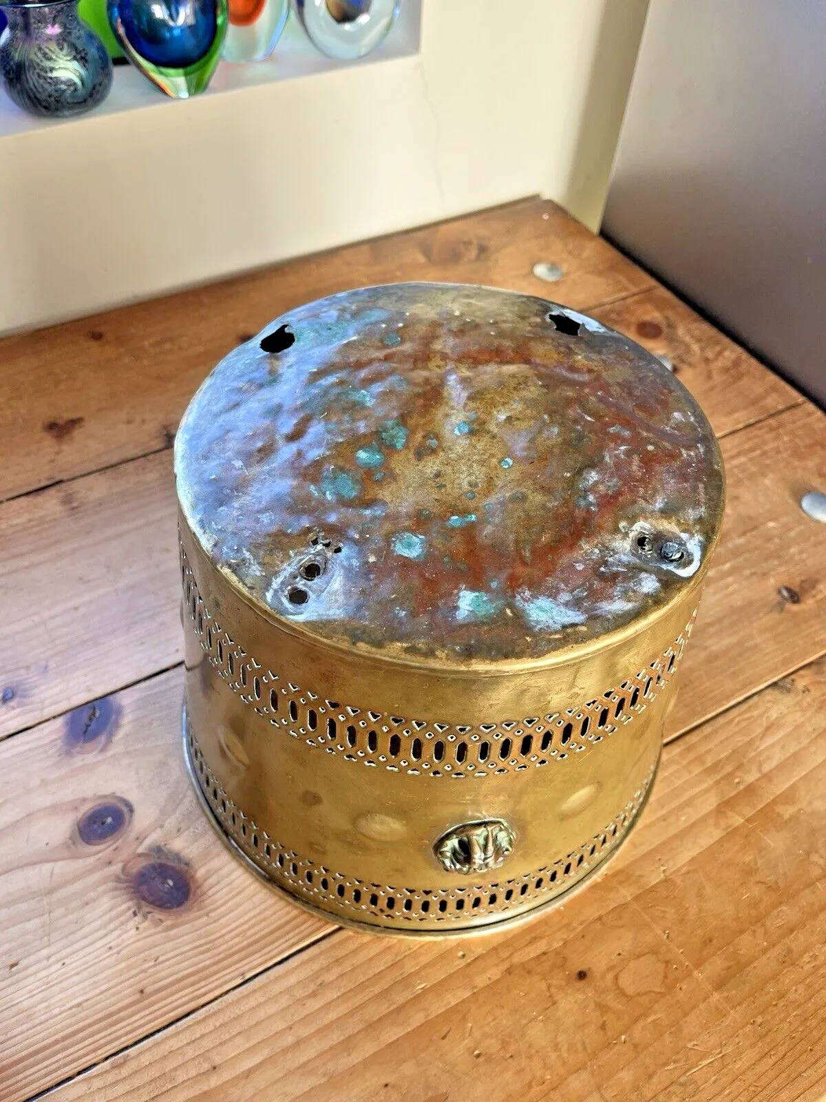 Home Decor Antique Brass Regency Lions Head Heart Fretwork Planter Plant Pot Jardiniere Af photo