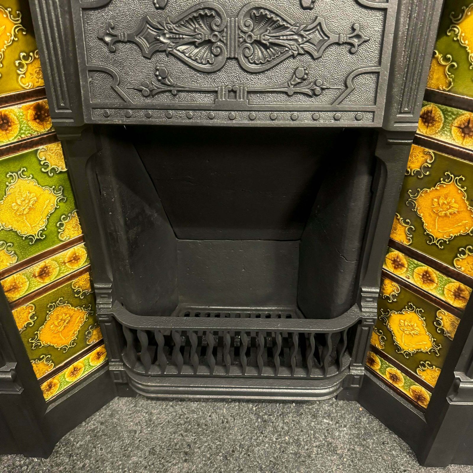 photo vinterior Antique Victorian Tiled Cast Iron Combination Fireplace