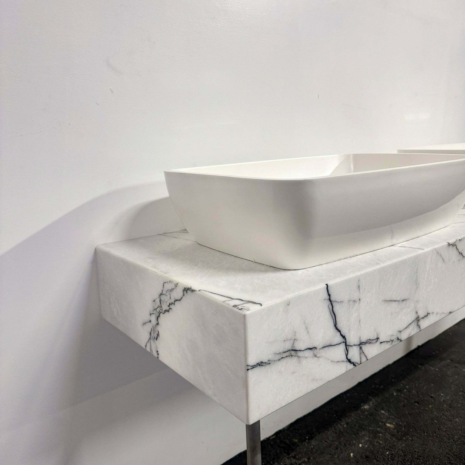 Twin Sink Unit With Marble Base photo vinterior