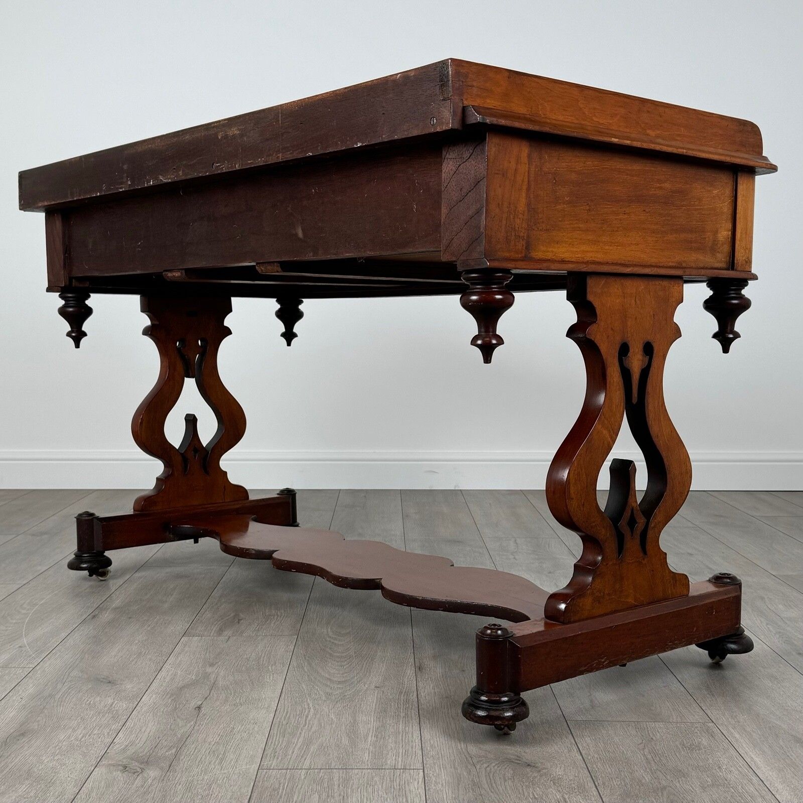 Antique 19th Century Mahogany Side Table Of Good Quality photo vinterior